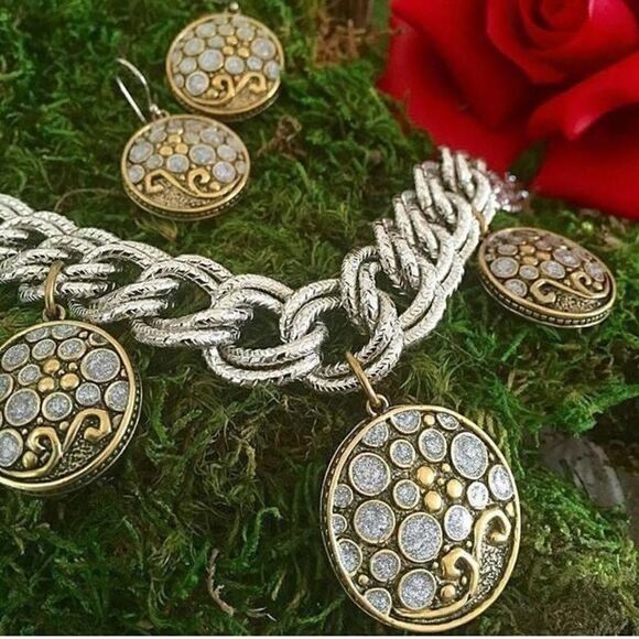 Sara Blaine/eSBe Designs Champagne Bracelet - Picture 2 of 2